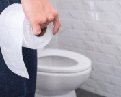 papel higiênico no vaso